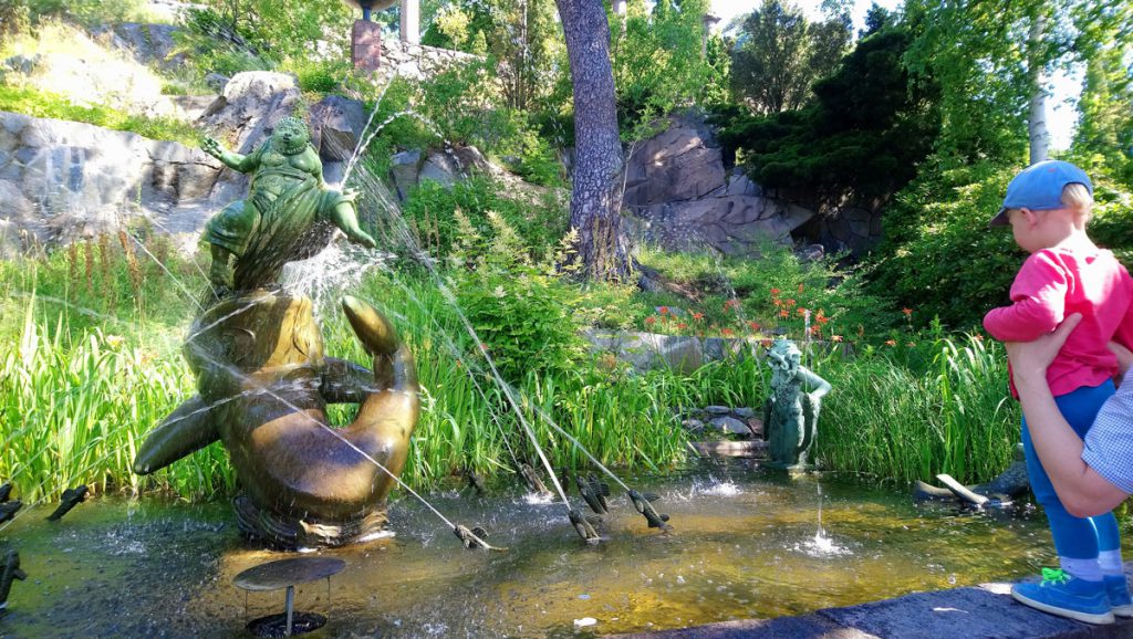 Millesgårdenin patsaspuisto sijaitsee Lidingössä Tukholmasta itään